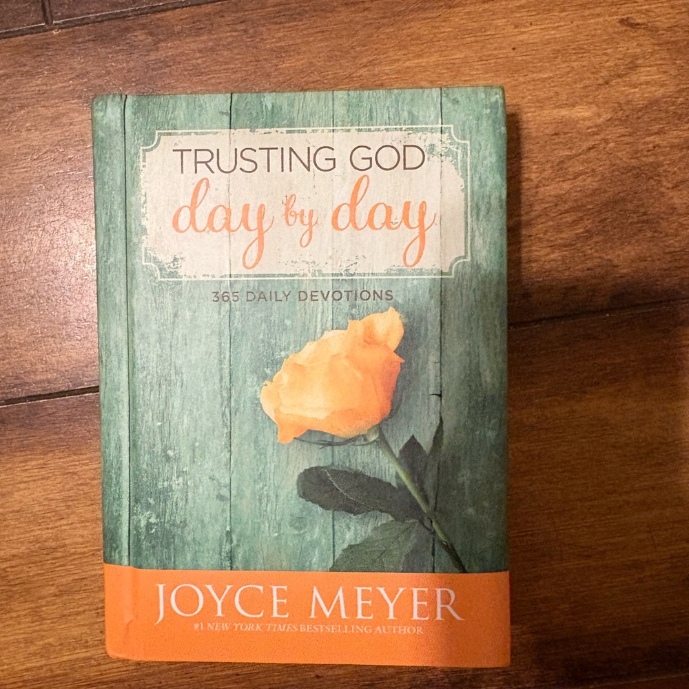 Trusting God Day by Day Book